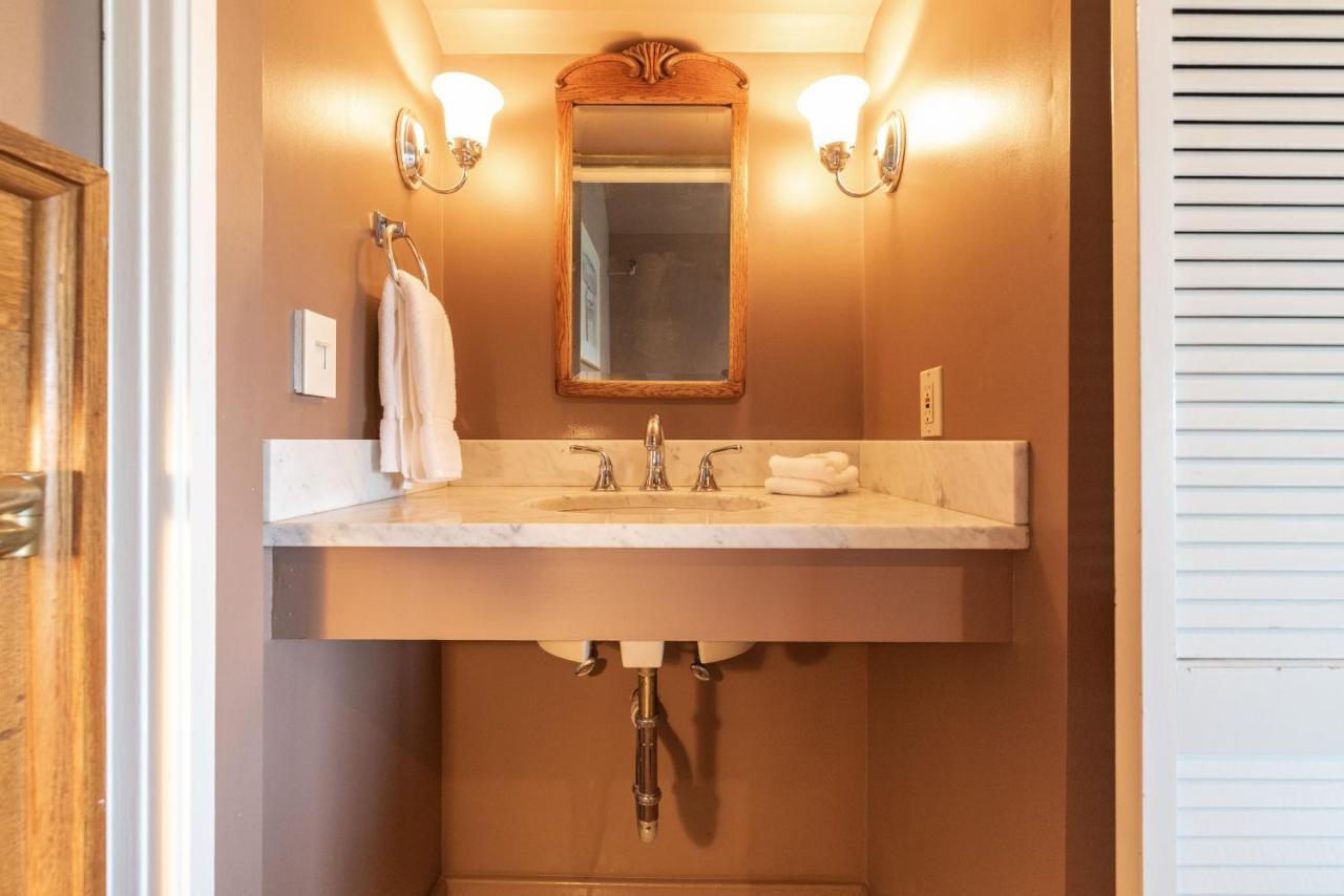 Seattle Gaslight Inn ภายนอก รูปภาพ